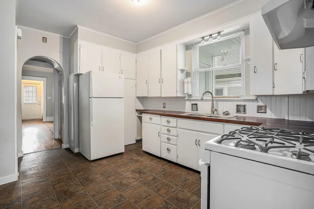 614 Crescent Street NE Grand Rapids City MI 49503
