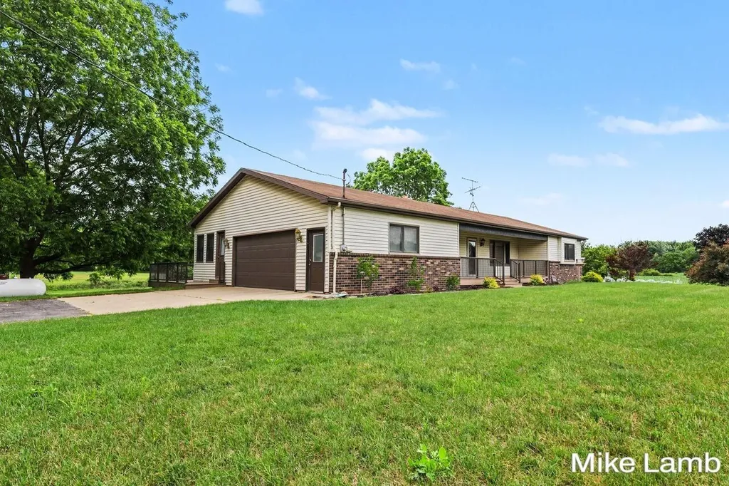 3685 20th Street Dorr Township MI 49323