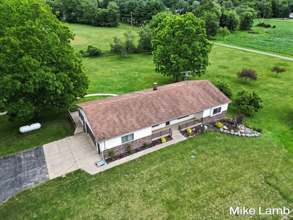 3685 20th Street Dorr Township MI 49323