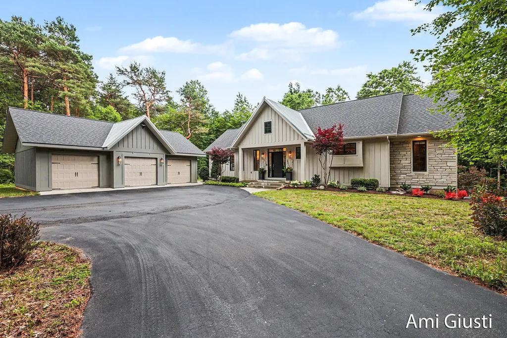 7639 Blakely Drive NE Cannon Township MI 49341