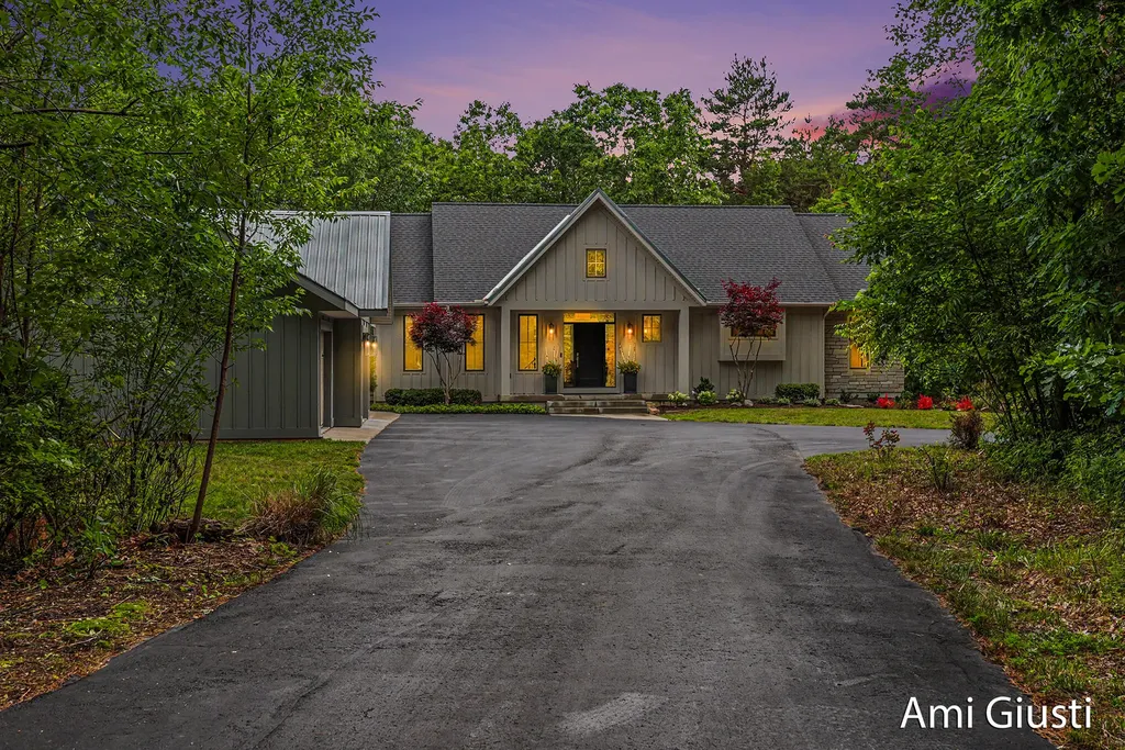 7639 Blakely Drive NE Cannon Township MI 49341