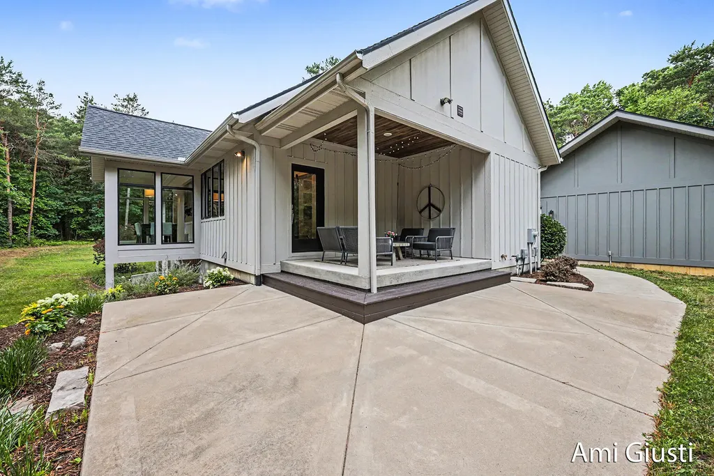 7639 Blakely Drive NE Cannon Township MI 49341