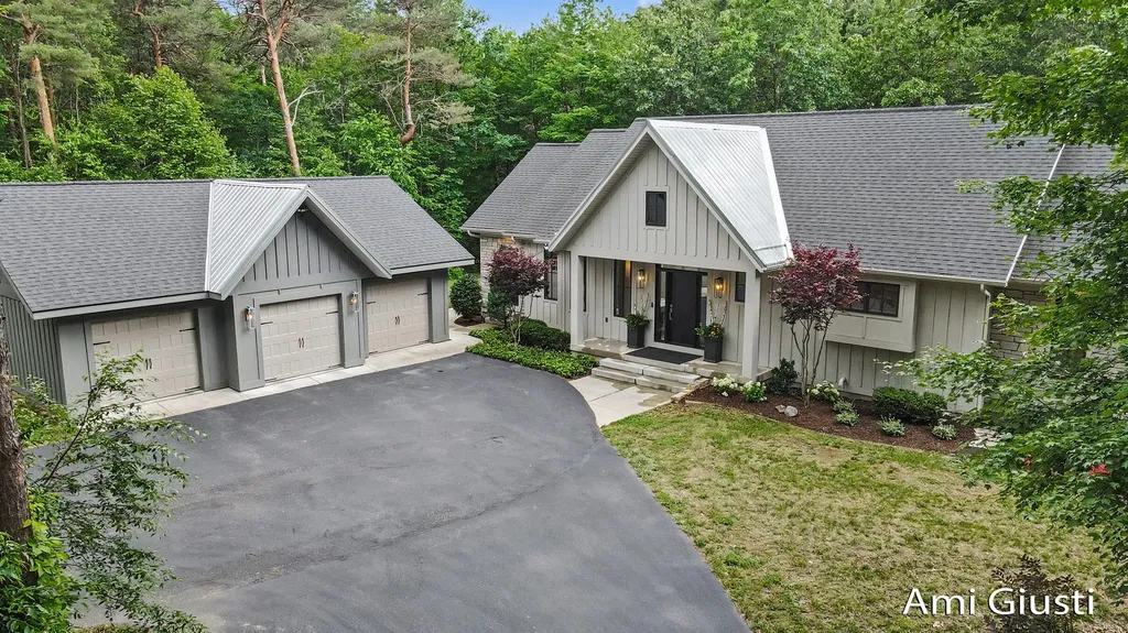 7639 Blakely Drive NE Cannon Township MI 49341