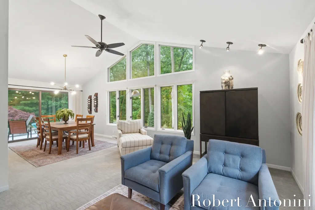 1708 Mont Rue Drive SE Cascade Charter Township MI 49546
