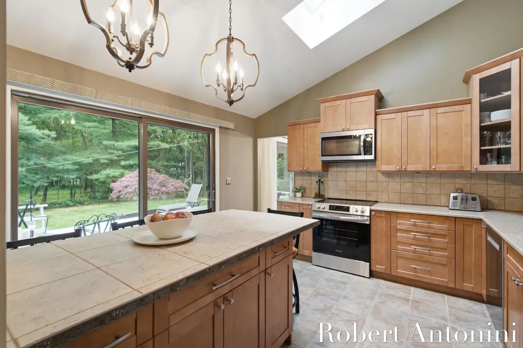 1708 Mont Rue Drive SE Cascade Charter Township MI 49546
