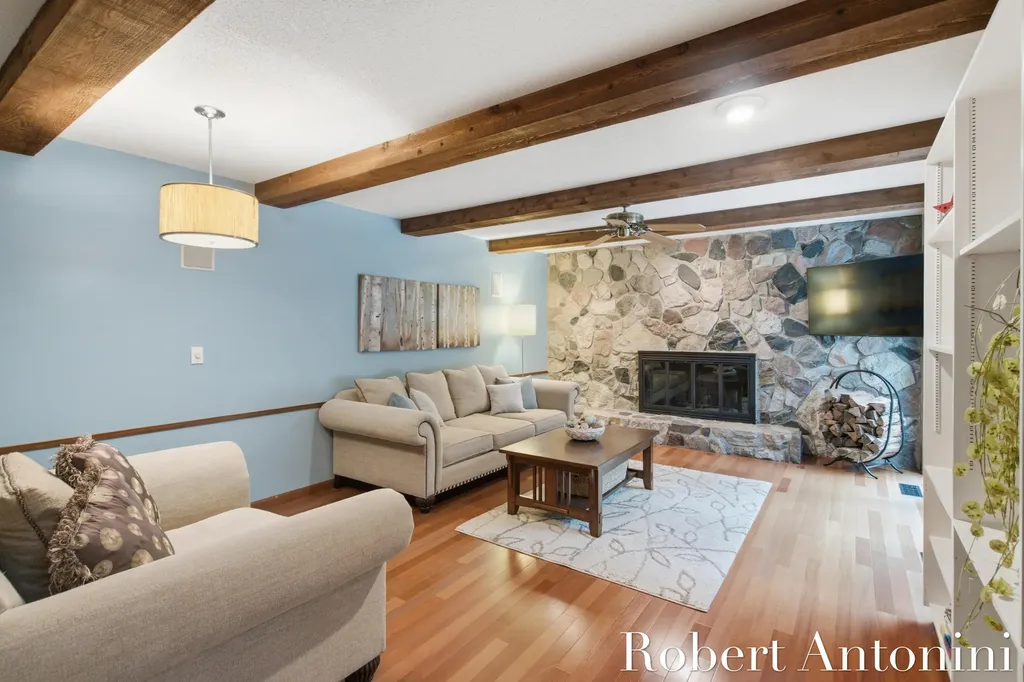 1708 Mont Rue Drive SE Cascade Charter Township MI 49546