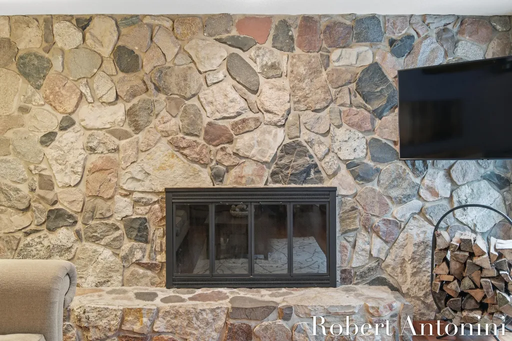 1708 Mont Rue Drive SE Cascade Charter Township MI 49546