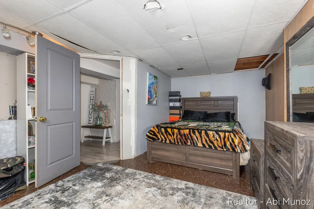 3547 Collingwood Avenue SW Wyoming City MI 49519