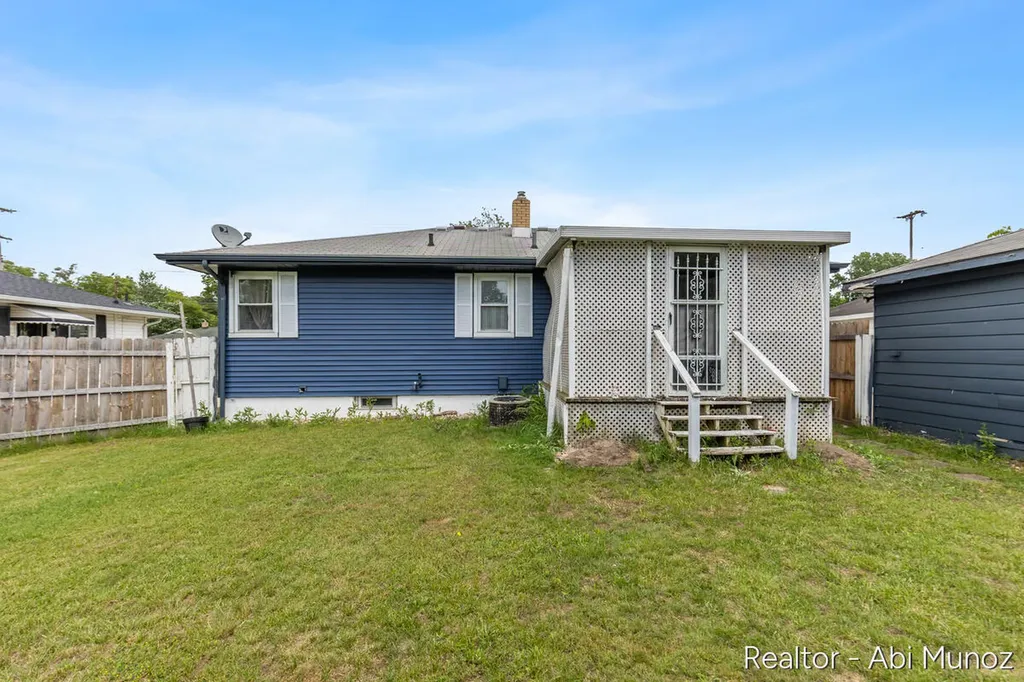 3547 Collingwood Avenue SW Wyoming City MI 49519