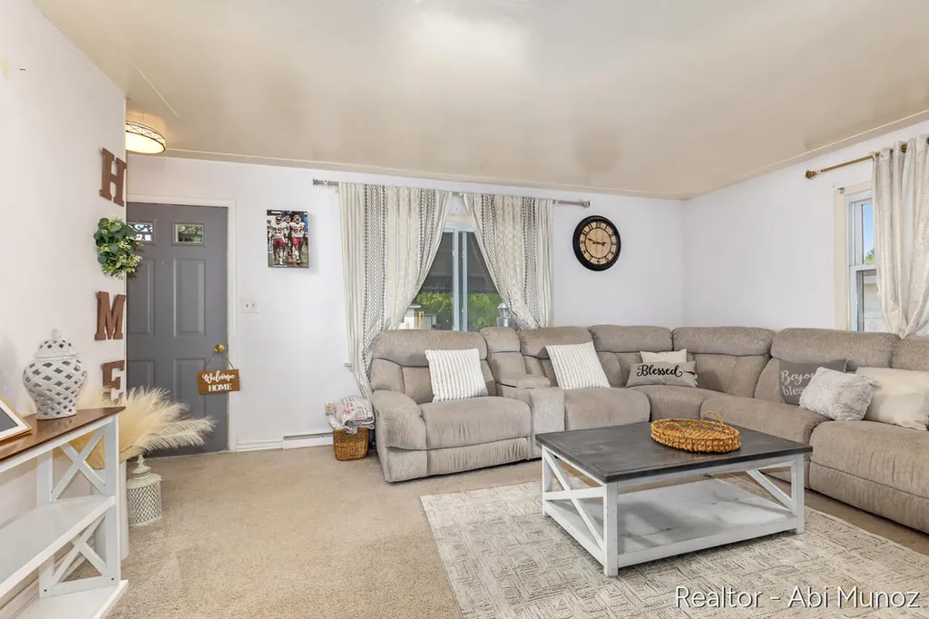 3547 Collingwood Avenue SW Wyoming City MI 49519