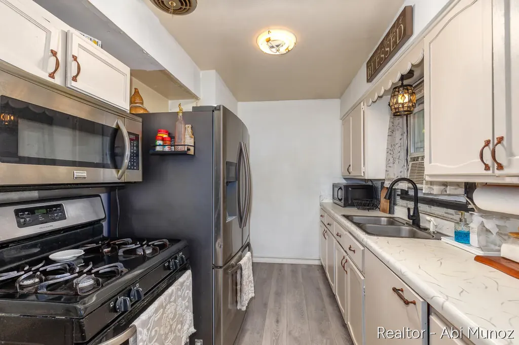 3547 Collingwood Avenue SW Wyoming City MI 49519