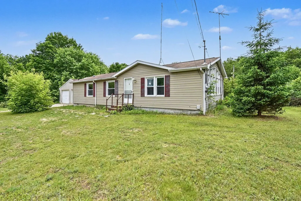 11644 E Hillis Road Ferris Township MI 48877
