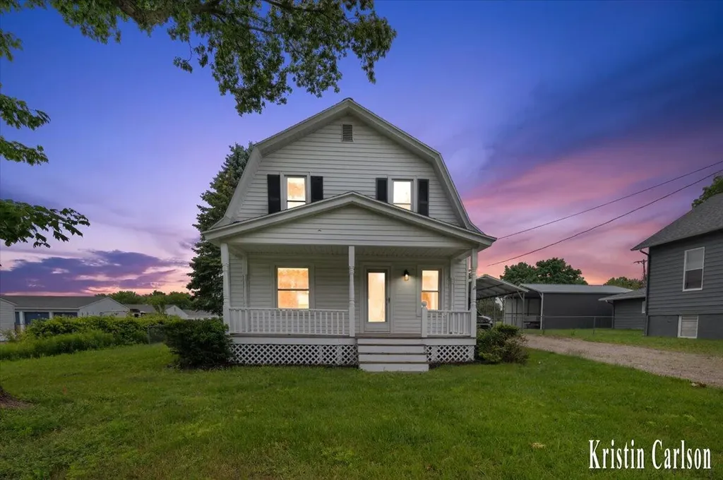 425 10 Mile Road NW Sparta Township MI 49345