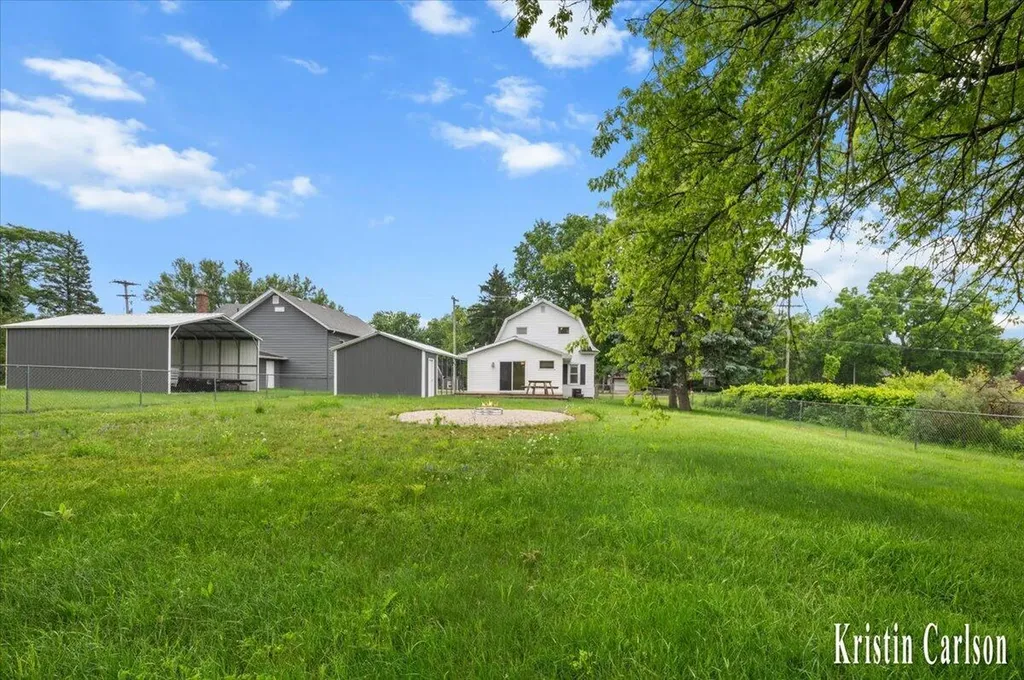 425 10 Mile Road NW Sparta Township MI 49345