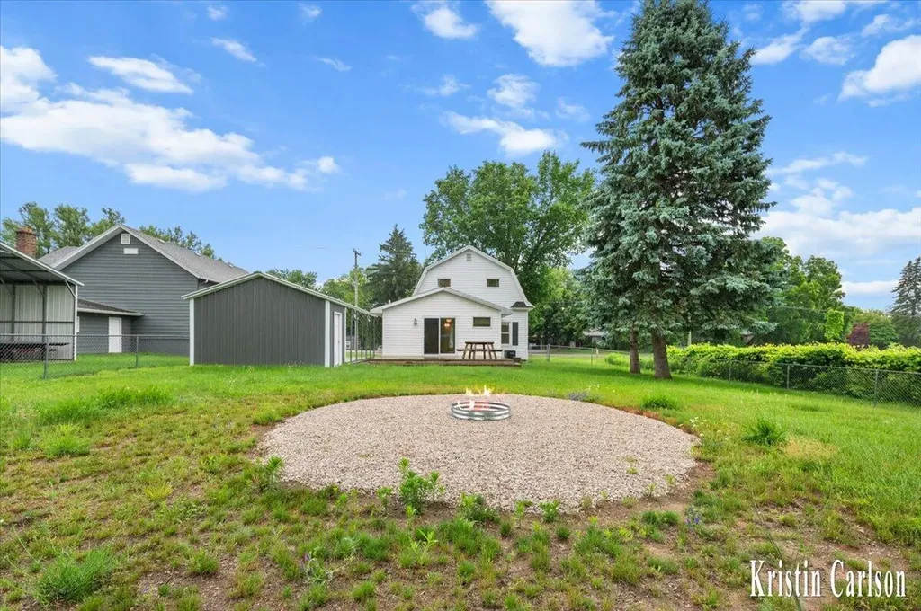 425 10 Mile Road NW Sparta Township MI 49345