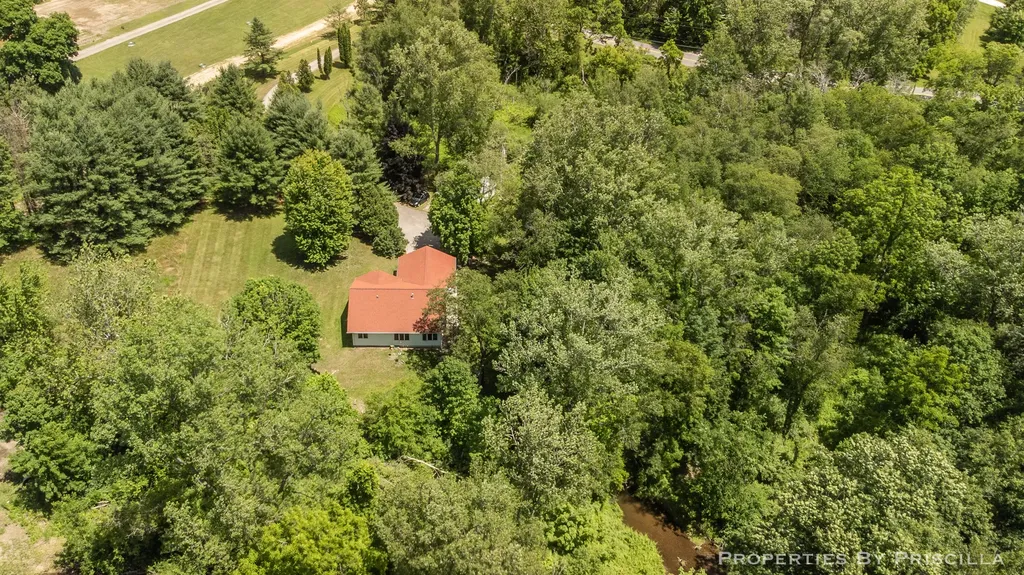 6635 Vinton Avenue NW Alpine Township MI 49321