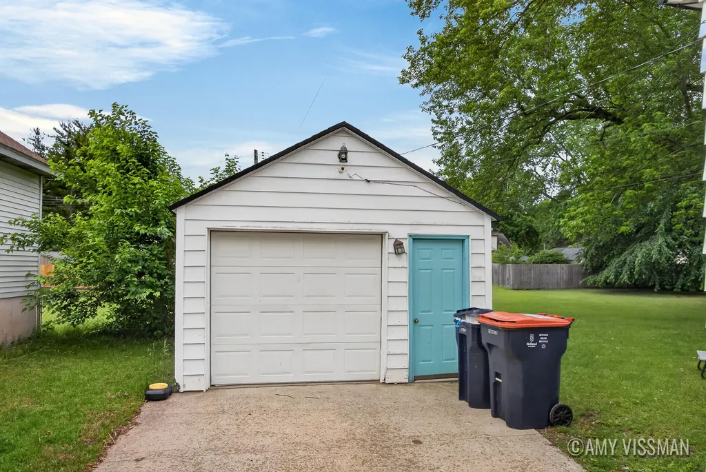 196 E 34th Street Holland City MI 49423
