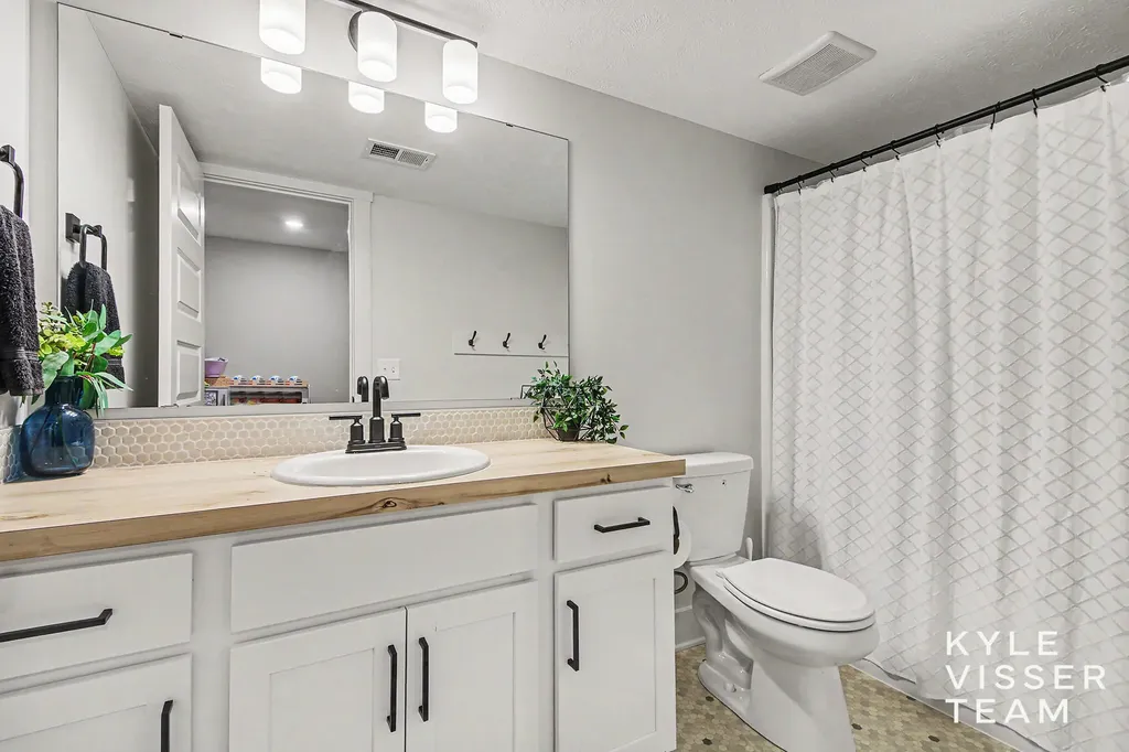7408 Graymoor Street SE Caledonia Township MI 49316