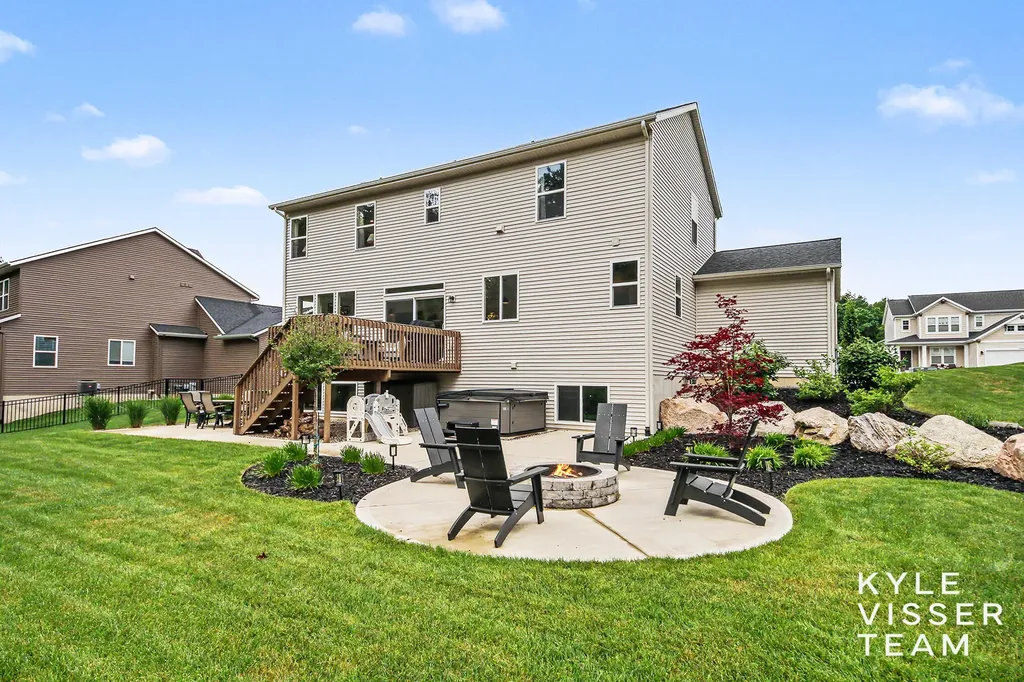 7408 Graymoor Street SE Caledonia Township MI 49316