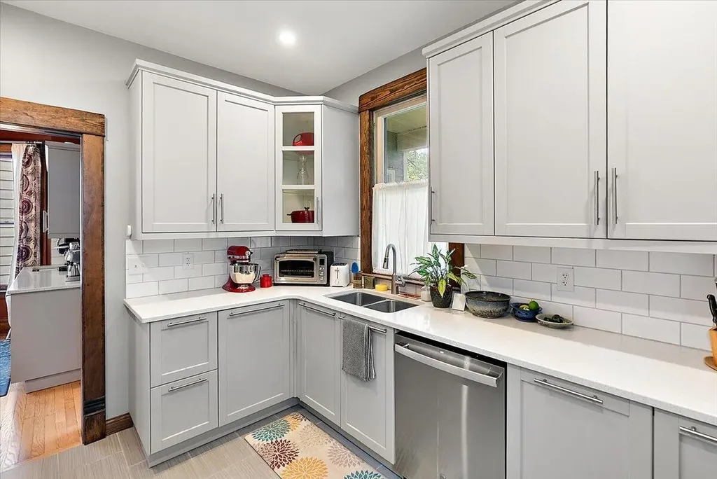 20 Fuller Avenue SE Grand Rapids City MI 49506