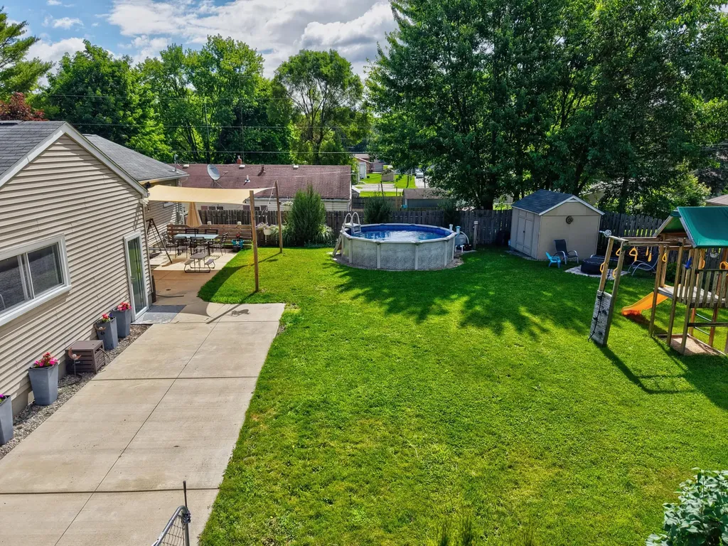 5345 Clinton River Drive Waterford Charter Township MI 48327