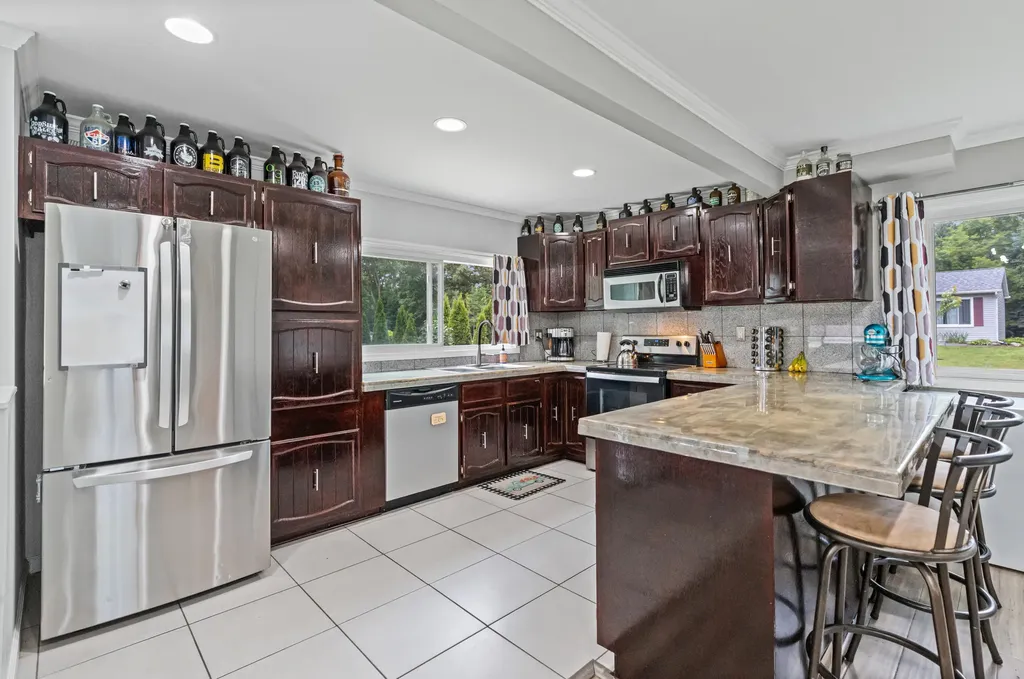 5345 Clinton River Drive Waterford Charter Township MI 48327
