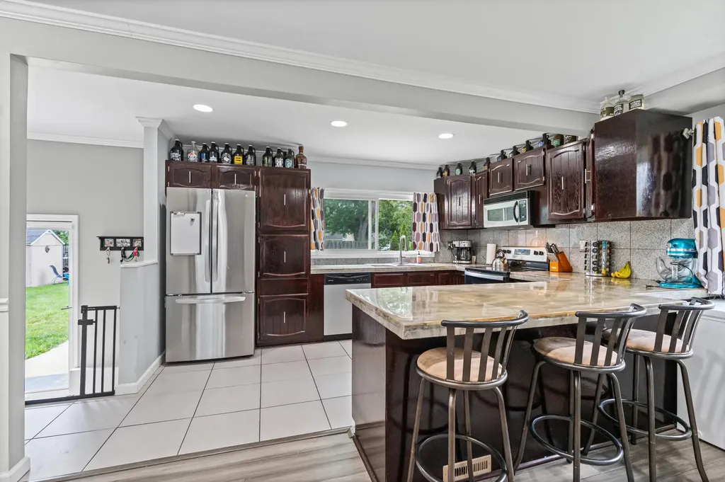 5345 Clinton River Drive Waterford Charter Township MI 48327