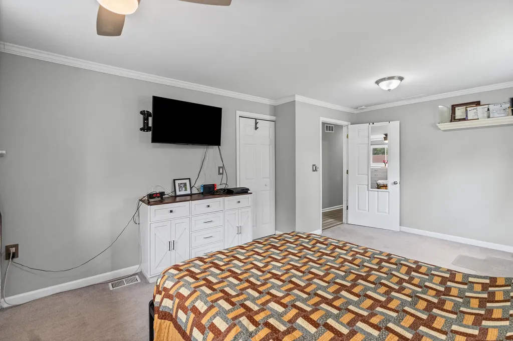 5345 Clinton River Drive Waterford Charter Township MI 48327