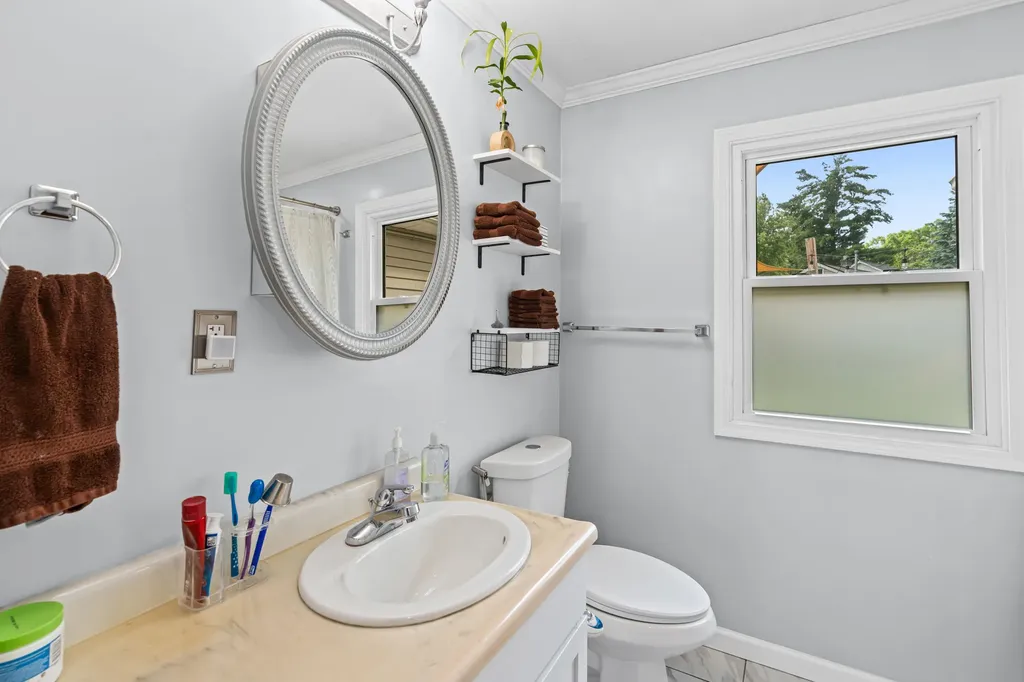 5345 Clinton River Drive Waterford Charter Township MI 48327