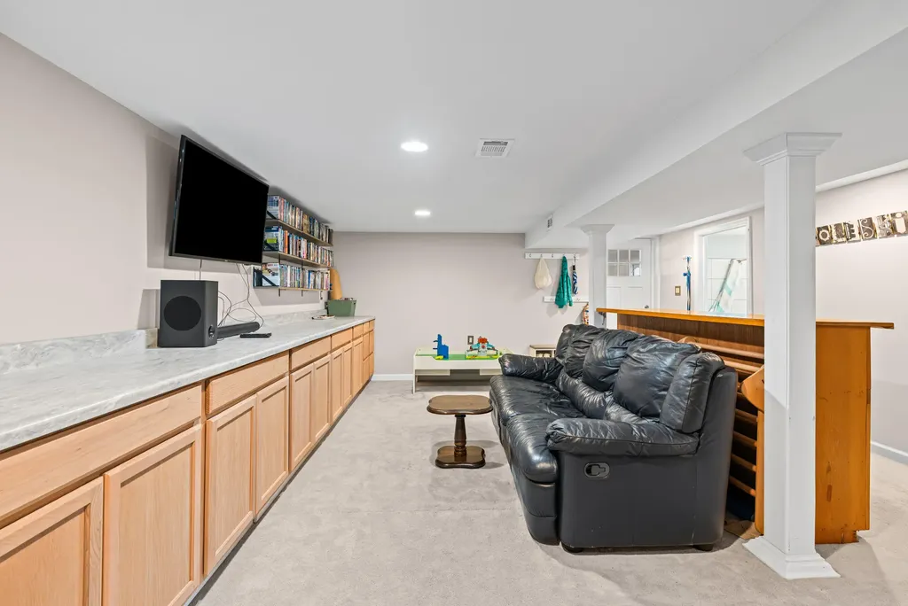 5345 Clinton River Drive Waterford Charter Township MI 48327