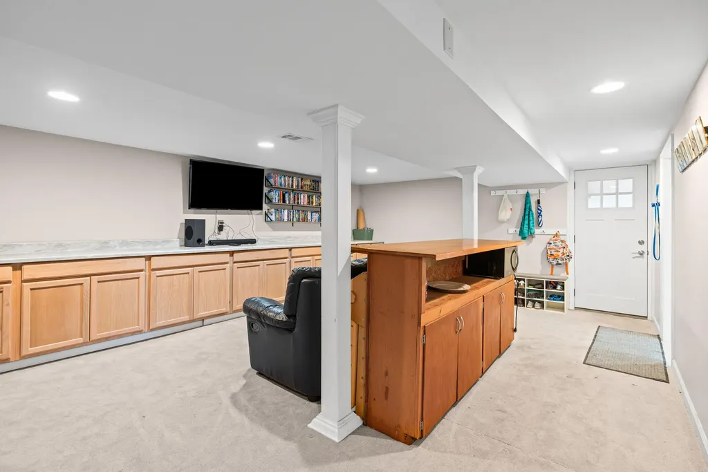 5345 Clinton River Drive Waterford Charter Township MI 48327