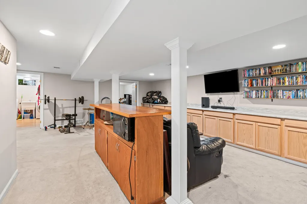 5345 Clinton River Drive Waterford Charter Township MI 48327