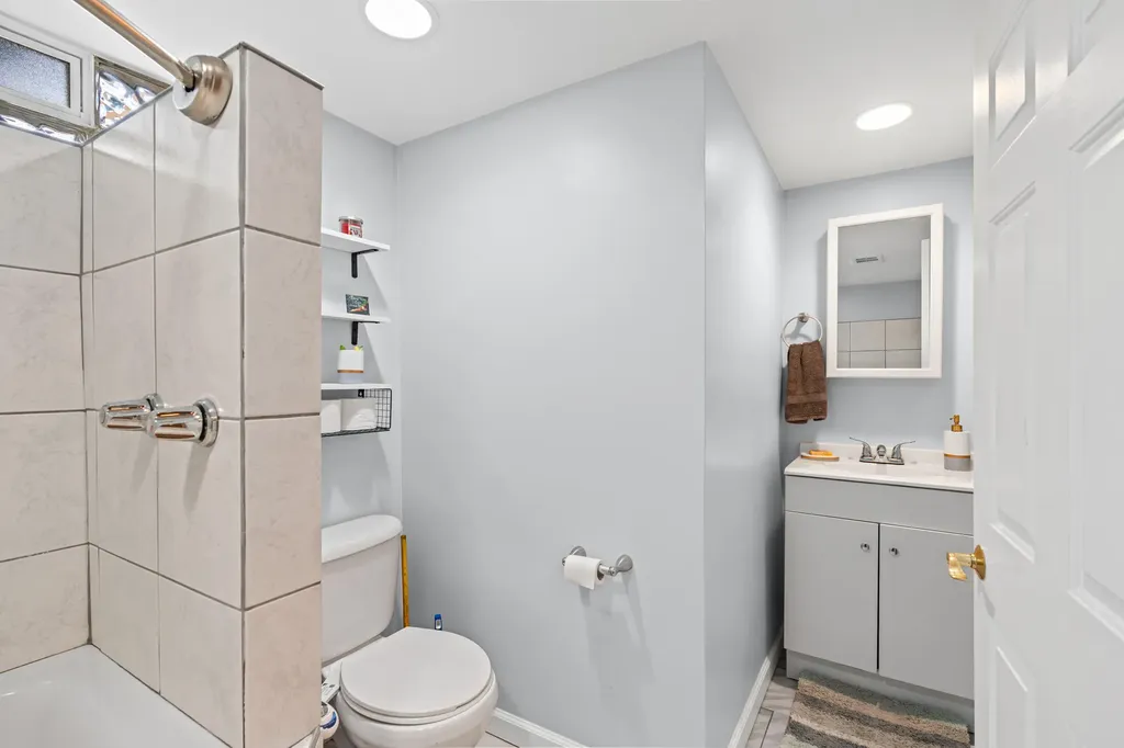 5345 Clinton River Drive Waterford Charter Township MI 48327