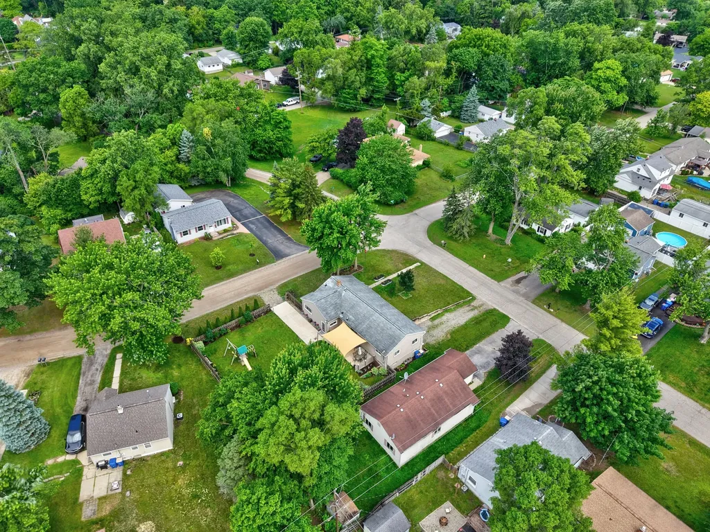 5345 Clinton River Drive Waterford Charter Township MI 48327