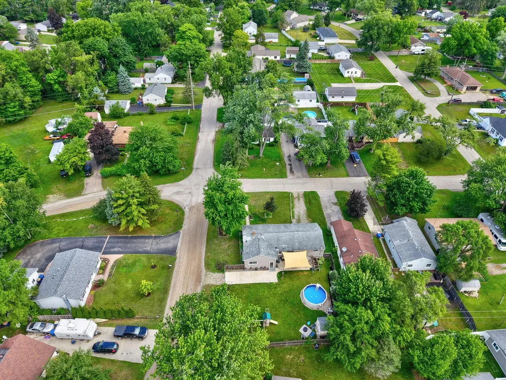 5345 Clinton River Drive Waterford Charter Township MI 48327