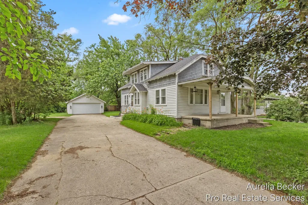 210 44th Street SE Kentwood City MI 49548