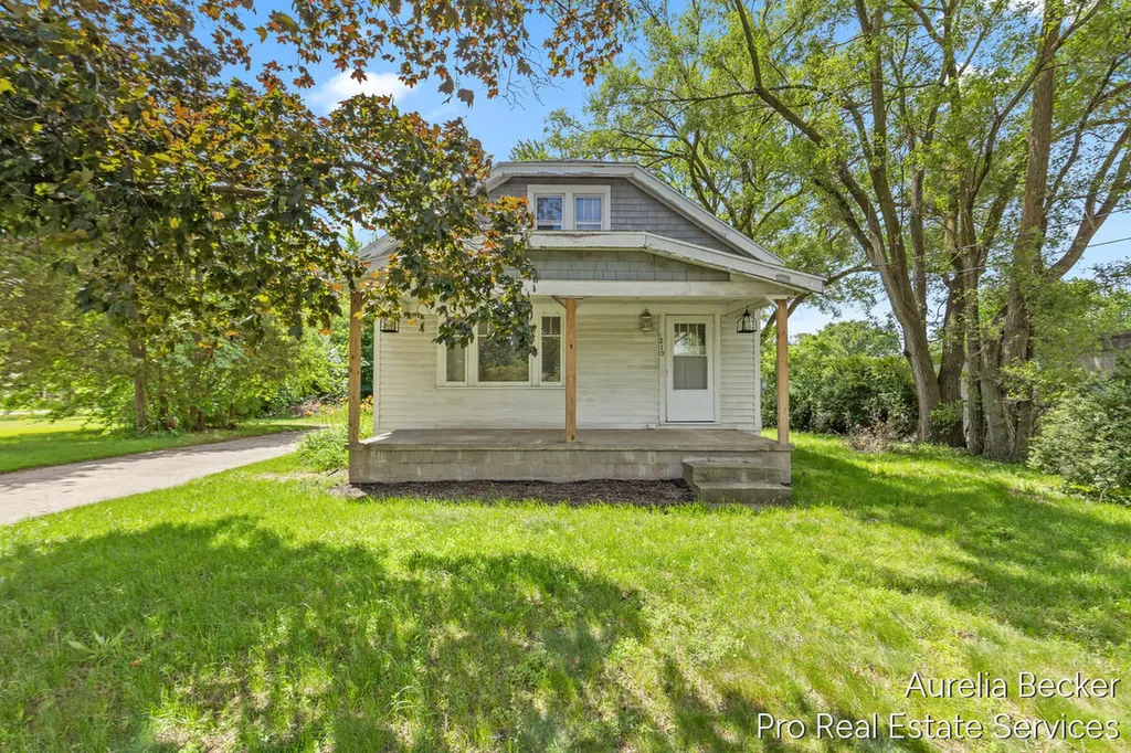 210 44th Street SE Kentwood City MI 49548