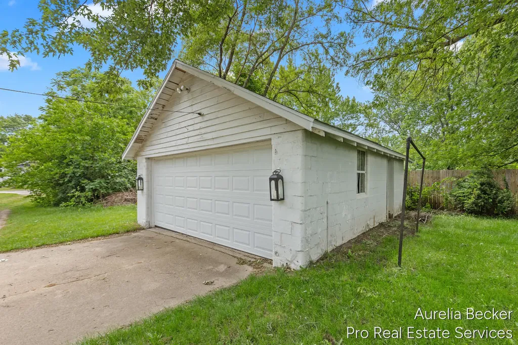 210 44th Street SE Kentwood City MI 49548