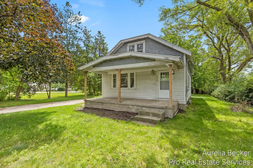 210 44th Street SE Kentwood City MI 49548