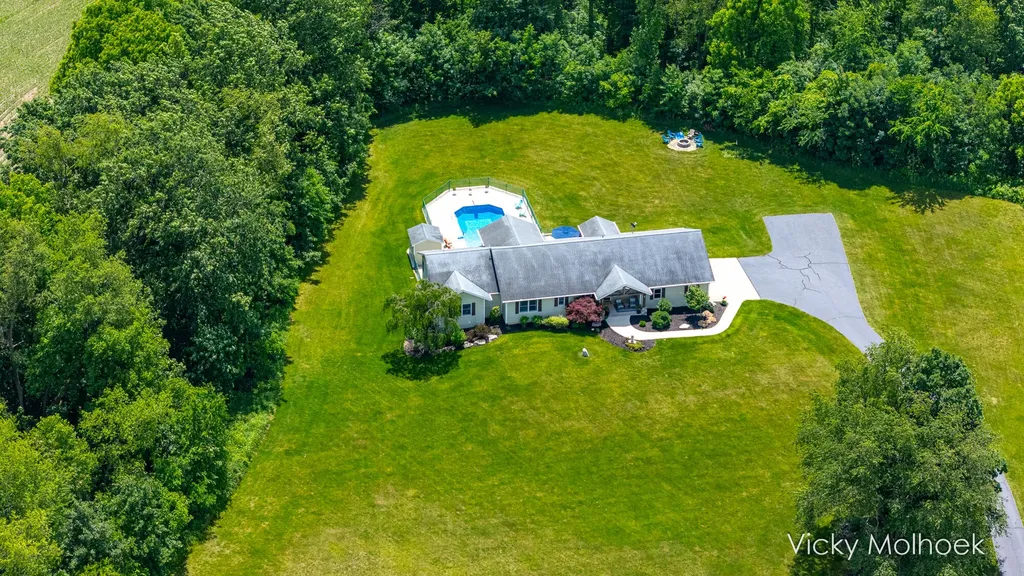 817 Pheasant Ridge Drive Baltimore Township MI 49058