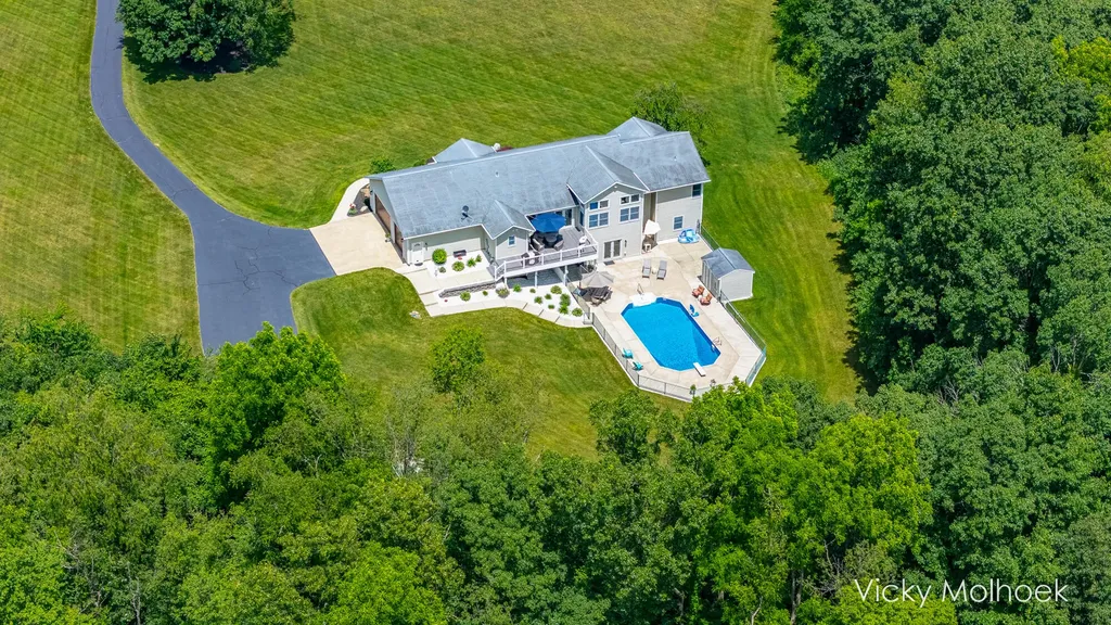 817 Pheasant Ridge Drive Baltimore Township MI 49058