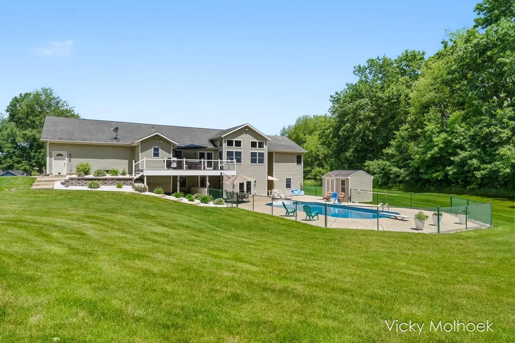 817 Pheasant Ridge Drive Baltimore Township MI 49058