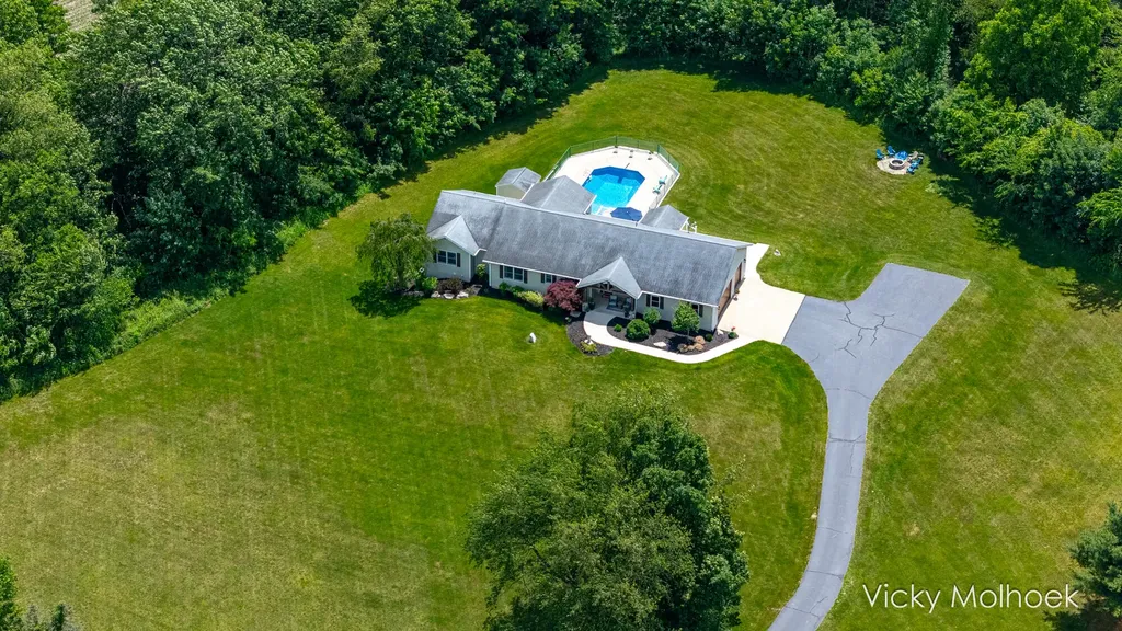 817 Pheasant Ridge Drive Baltimore Township MI 49058