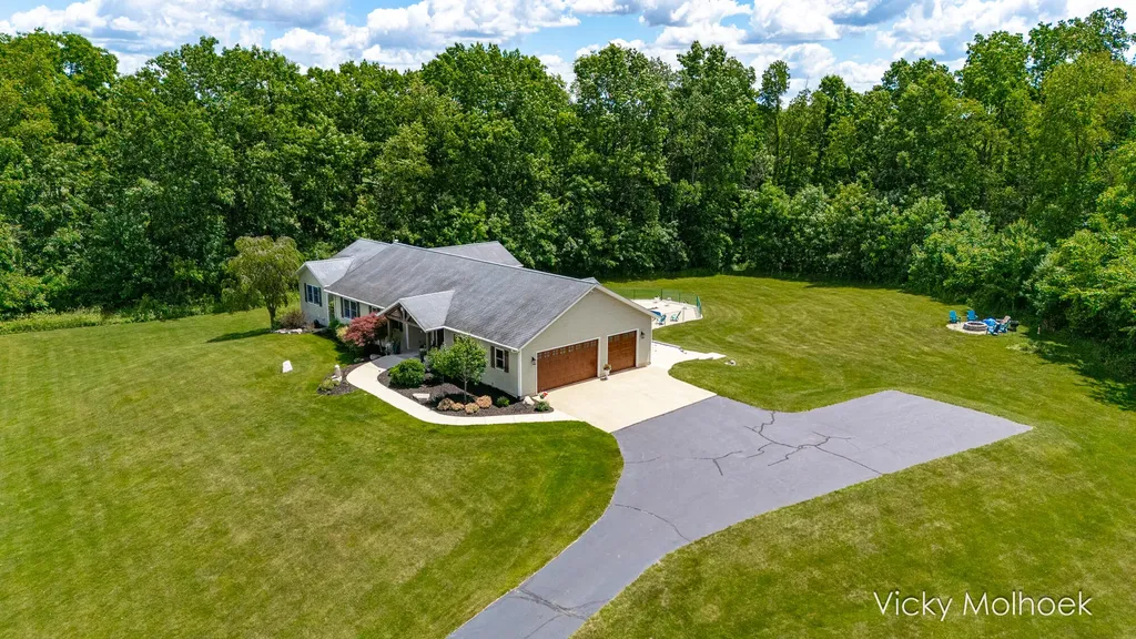 817 Pheasant Ridge Drive Baltimore Township MI 49058