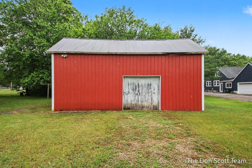 12402 Crockery Creek Drive Ravenna Village MI 49451