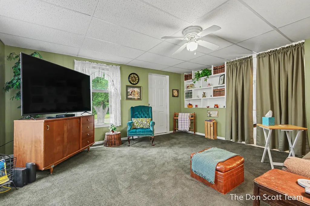 12402 Crockery Creek Drive Ravenna Village MI 49451