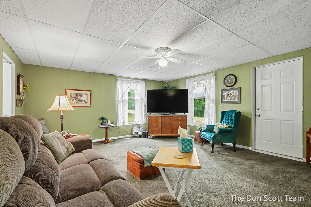 12402 Crockery Creek Drive Ravenna Village MI 49451