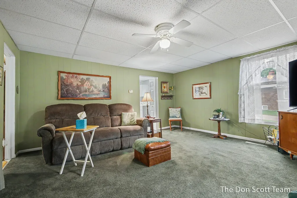 12402 Crockery Creek Drive Ravenna Village MI 49451