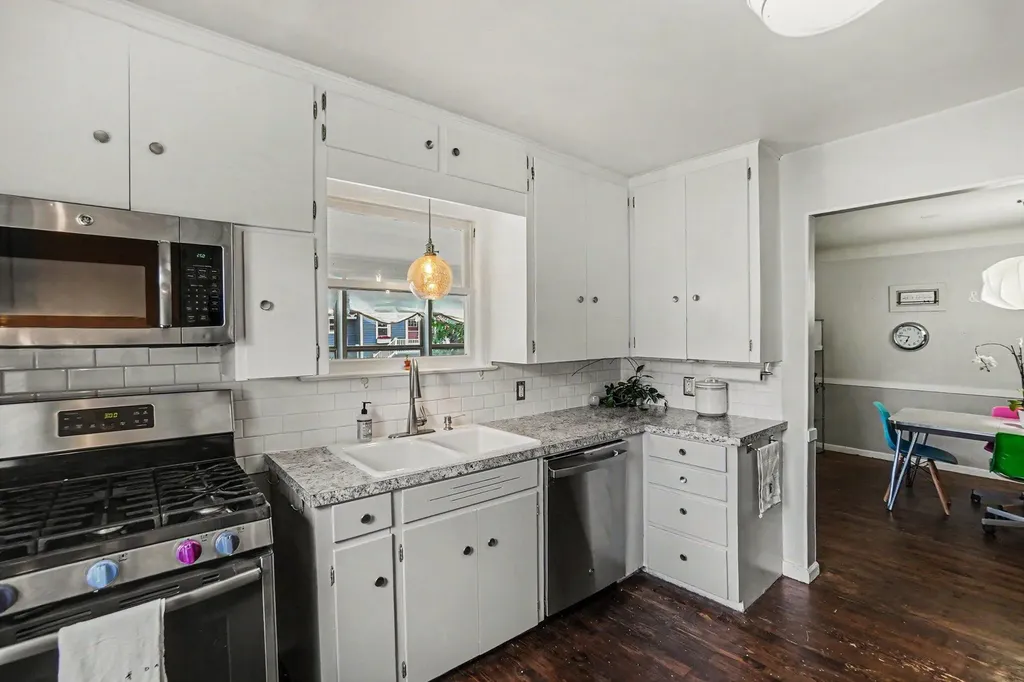 37 W Garfield Avenue Zeeland City MI 49464