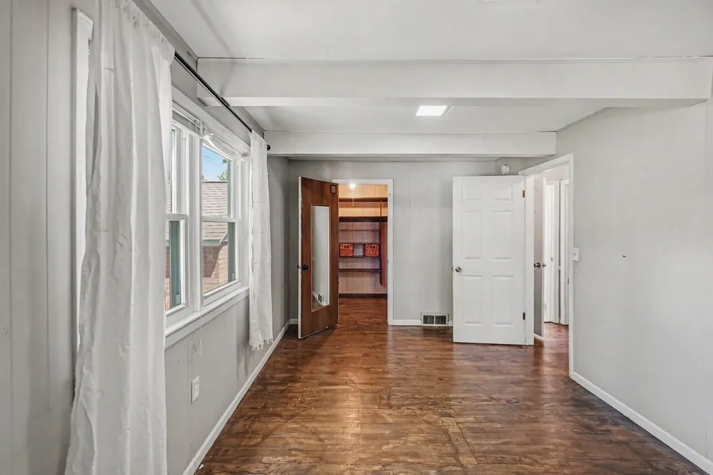 37 W Garfield Avenue Zeeland City MI 49464